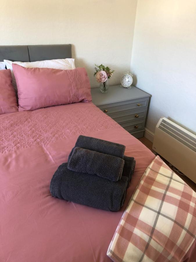 Chalet18 Carmarthen Bagian luar foto