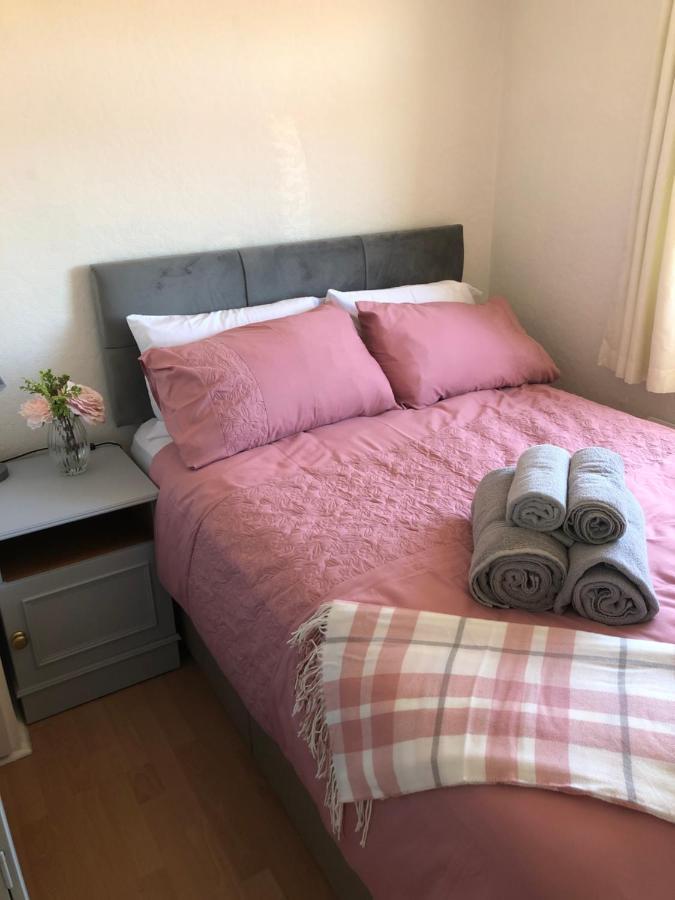 Chalet18 Carmarthen Bagian luar foto
